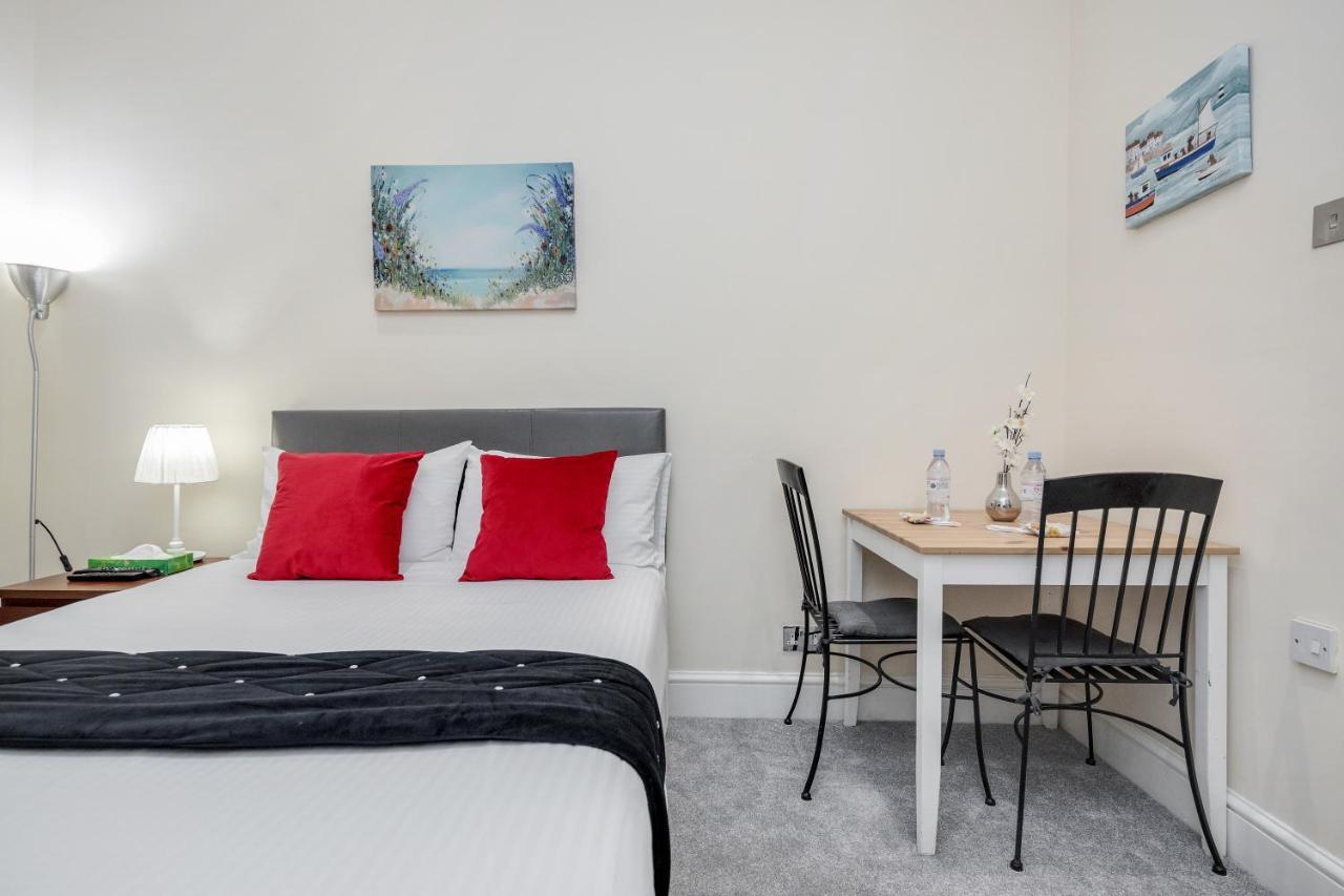 Oxford Street Homestay Лондон Екстериор снимка