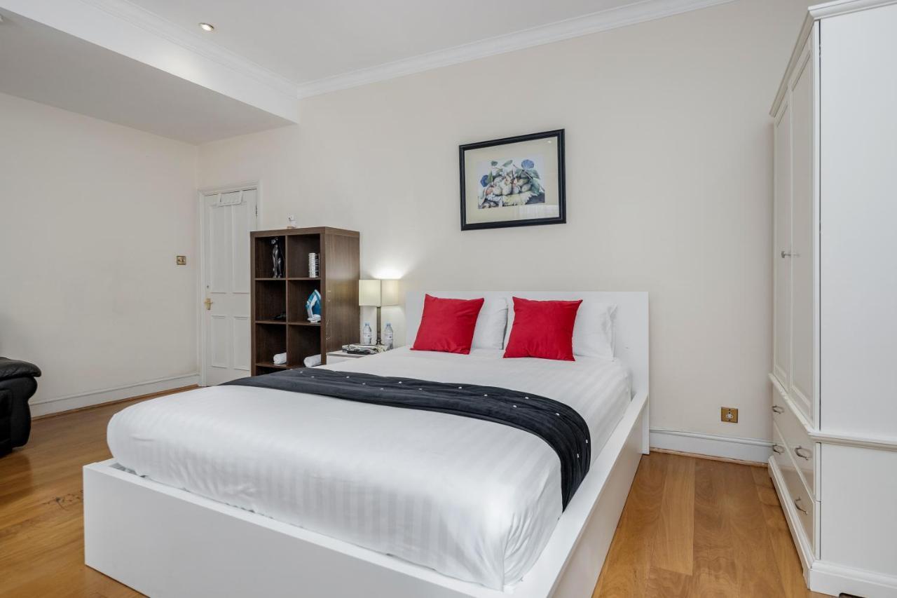 Oxford Street Homestay Лондон Екстериор снимка