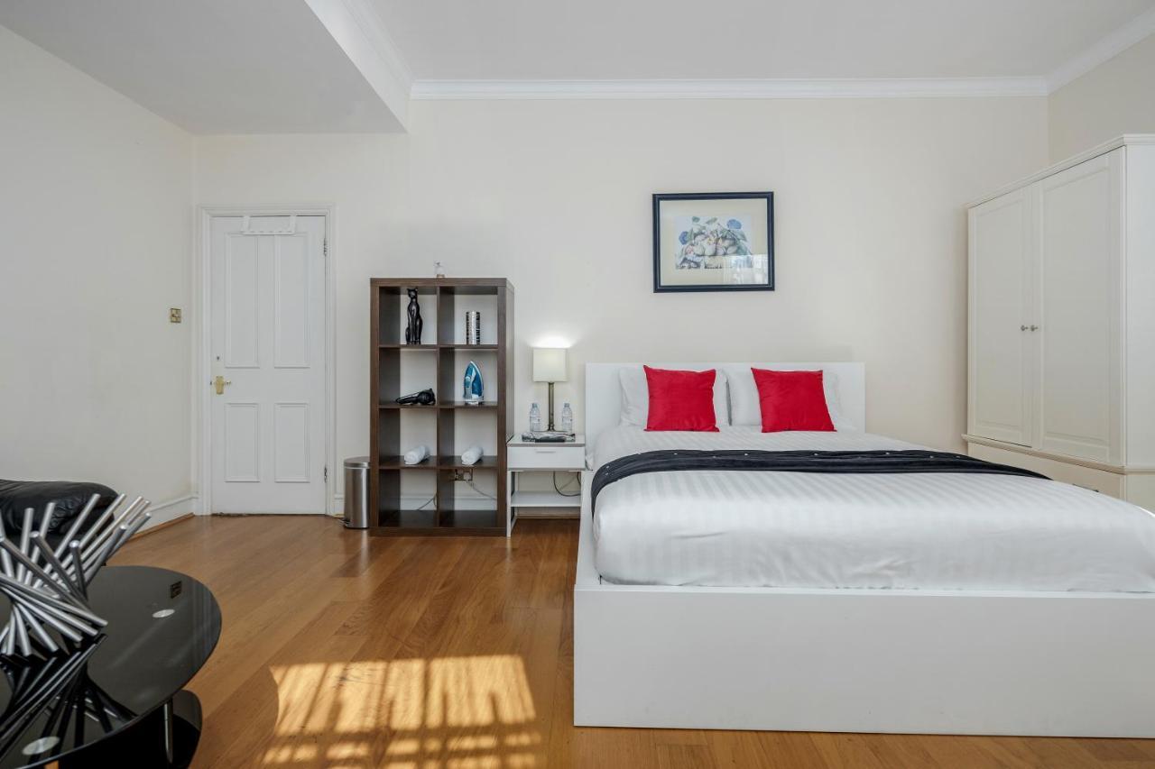 Oxford Street Homestay Лондон Екстериор снимка