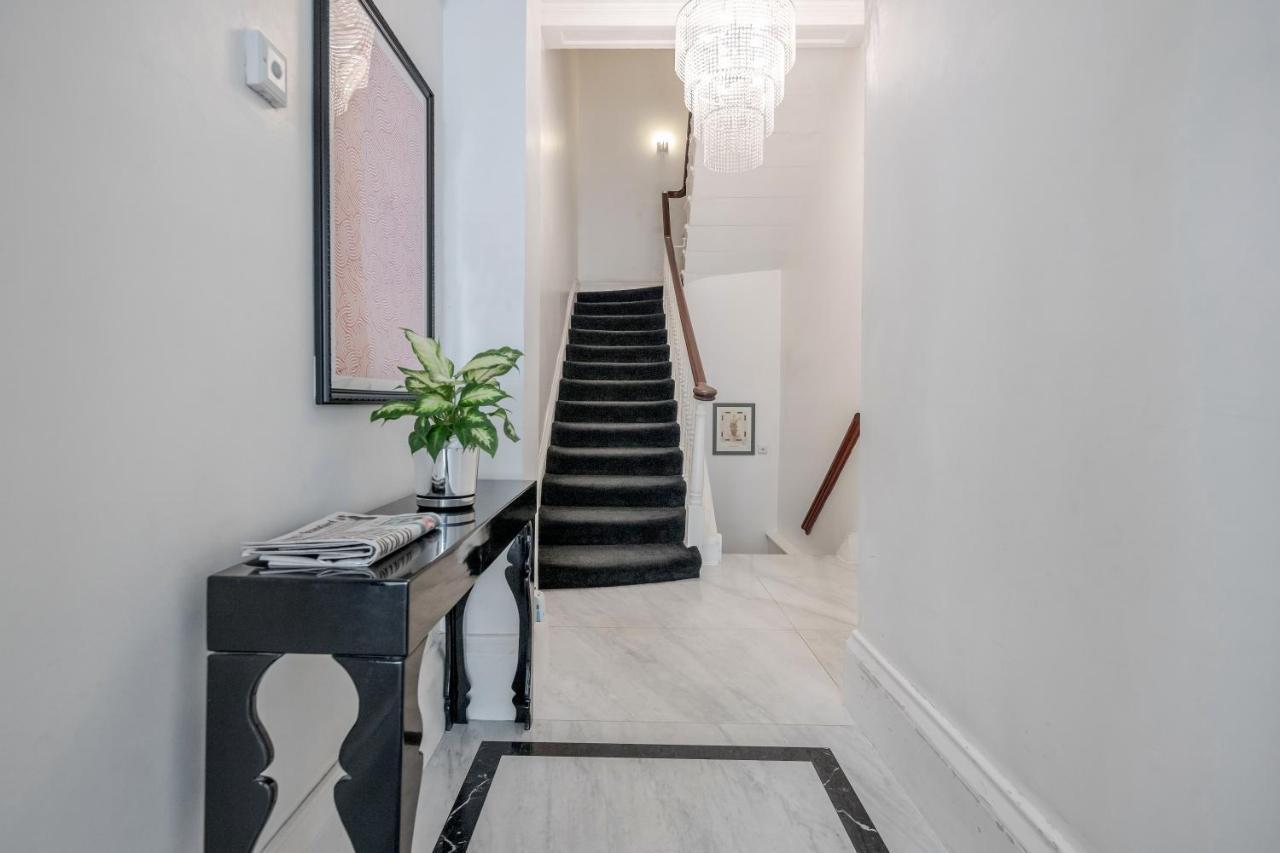 Oxford Street Homestay Лондон Екстериор снимка