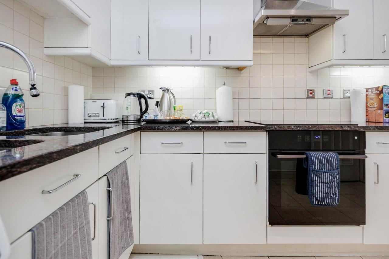 Oxford Street Homestay Лондон Екстериор снимка