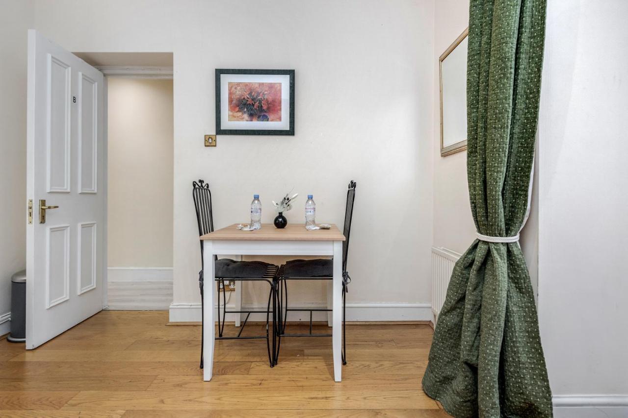 Oxford Street Homestay Лондон Екстериор снимка