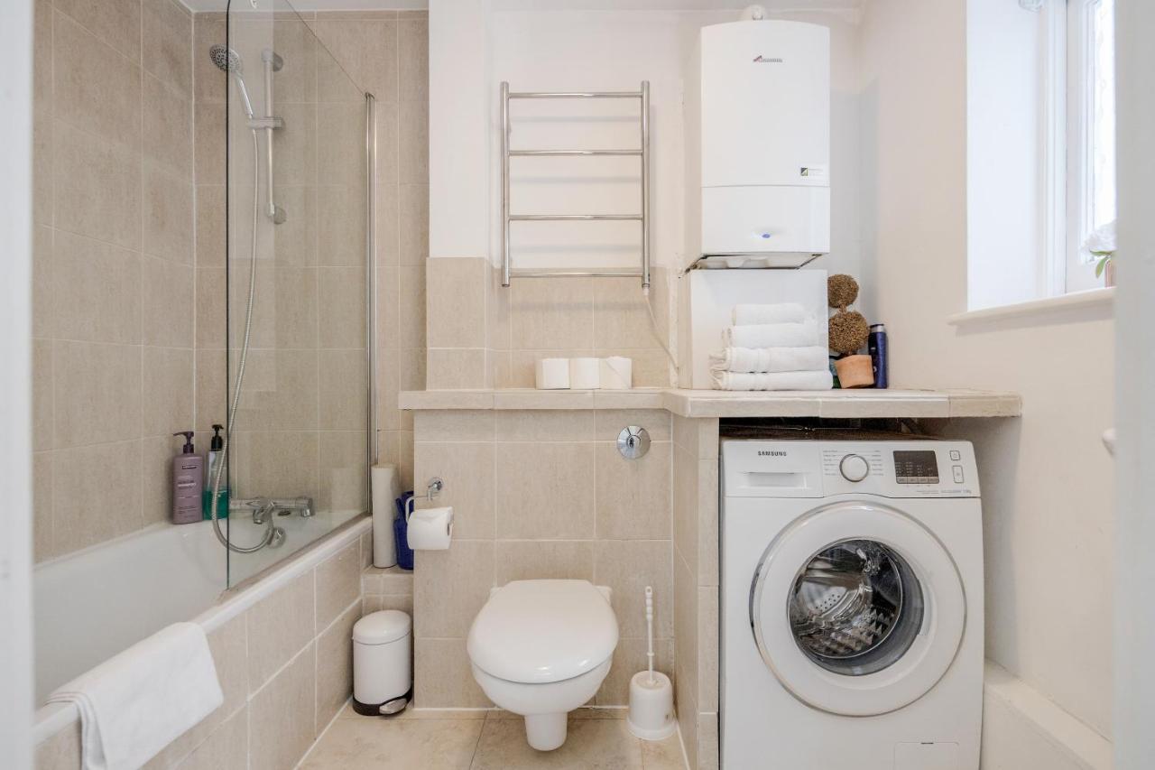 Oxford Street Homestay Лондон Екстериор снимка