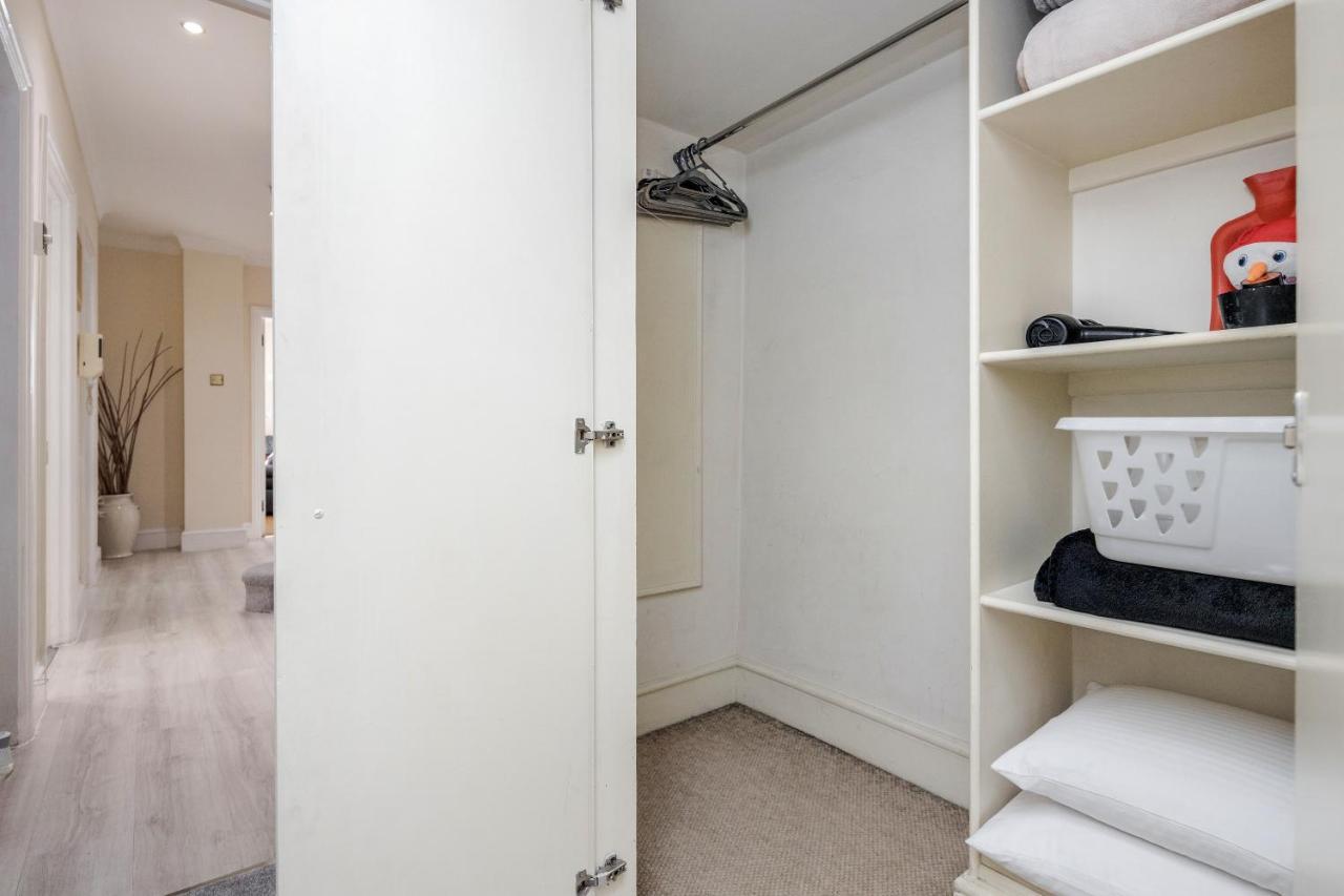 Oxford Street Homestay Лондон Екстериор снимка