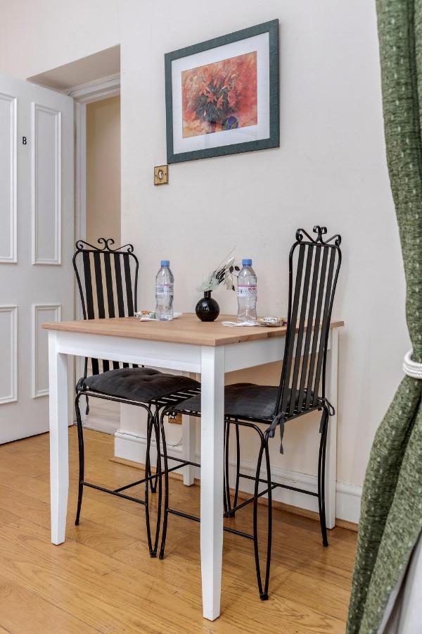 Oxford Street Homestay Лондон Екстериор снимка