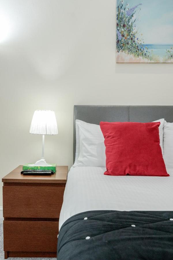 Oxford Street Homestay Лондон Екстериор снимка